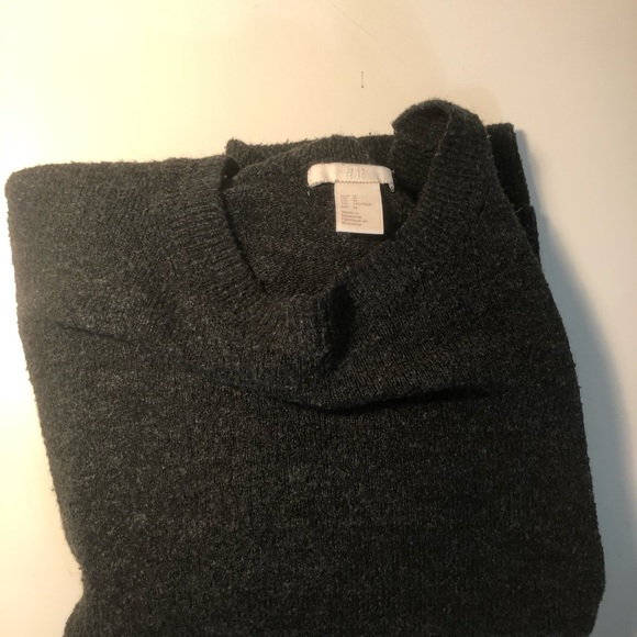 Black sweater - Picture 3 of 3